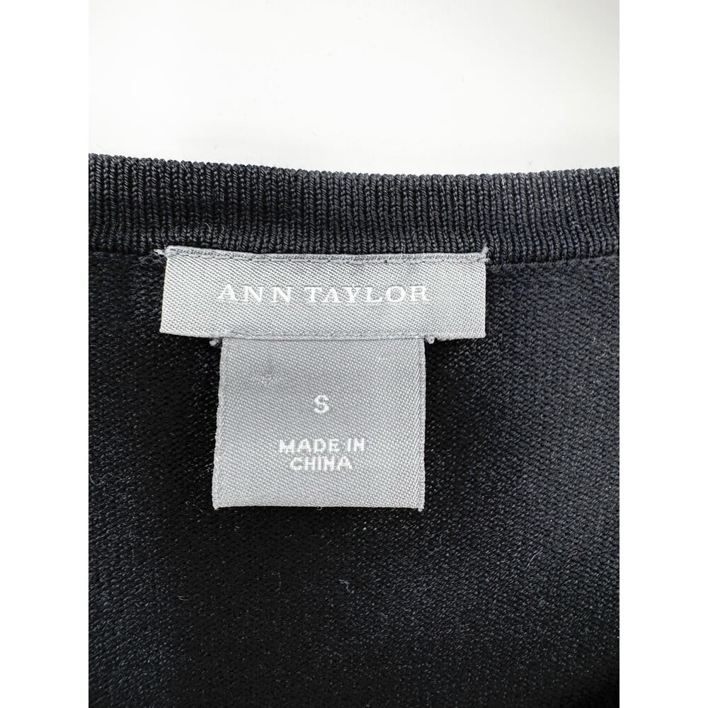 Ann Taylor Black Cardigan Button Front 3/4 Sleeve Classic Minimalist Size Small - Picture 4 of 7